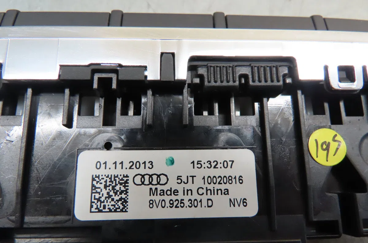 Bouton de warning Audi A3 (8V1, 8VK) 2.0 tdi (2012-2017) occasion — photo 2