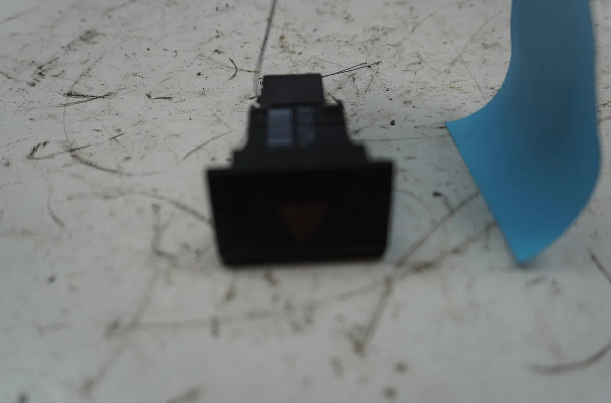 Bouton de warning Audi A3 Sportback (8PA) 2.0 tdi 16v (2004-2013) 5 portes occasion — photo 3