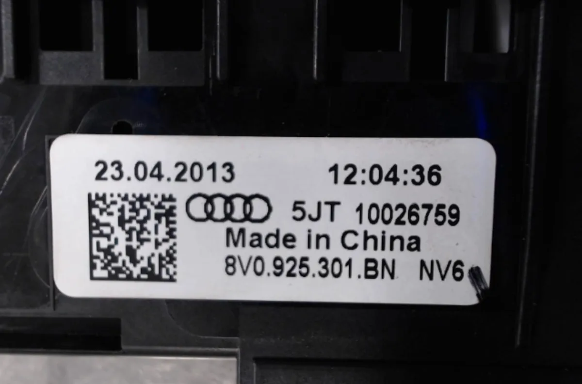 Bouton de warning Audi A3 Sportback (8VA, 8VF) 2.0 tdi quattro (2013-2018) occasion