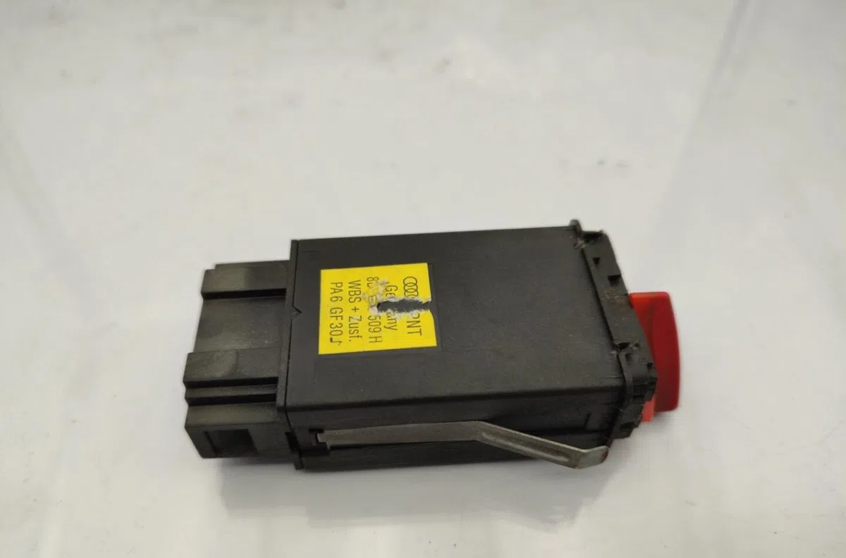 Bouton de warning AUDI A4 1 PHASE 2 occasion — photo 4