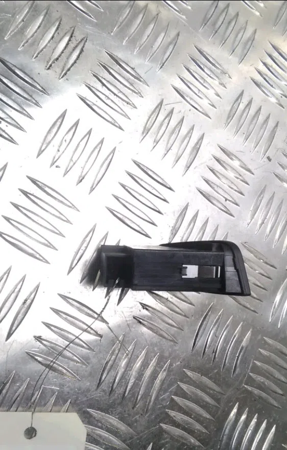 Bouton de warning Audi A4 B8 Avant (8K5) 3.0 tdi quattro (2011-2015) occasion — photo 2