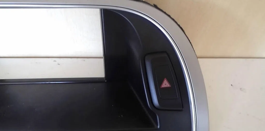 Bouton de warning Audi A5 (8T3) 2.7 tdi (2007-2012) occasion — photo 3