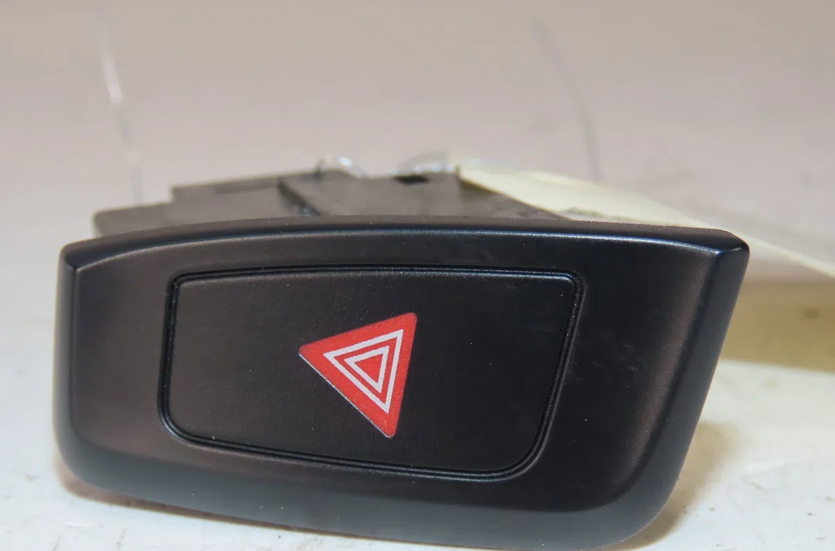 Bouton de warning Audi A5 (8T3) 2.7 tdi (2007-2012) occasion