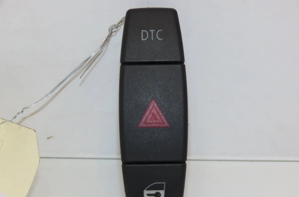 Bouton de warning Bmw 1 (E87) 116 d (2009-2011) occasion