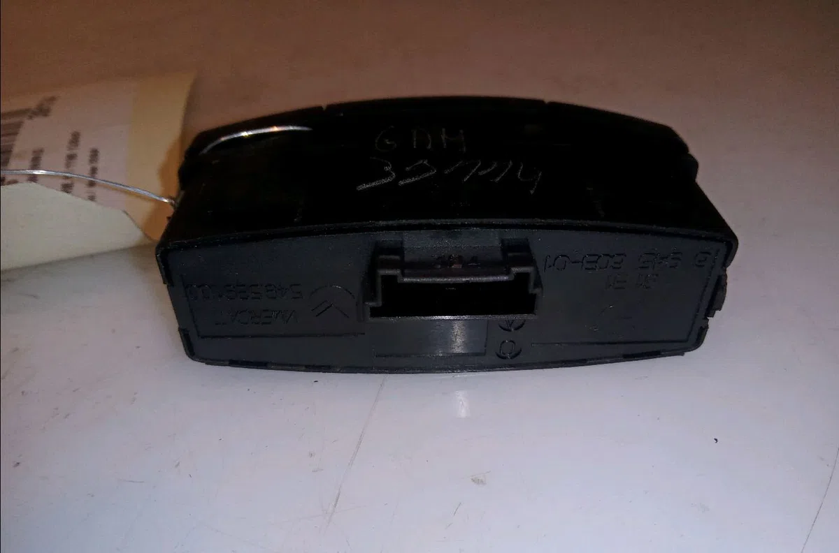 Bouton de warning Bmw 1 (E87) 118 d (2004-2007) occasion — photo 2