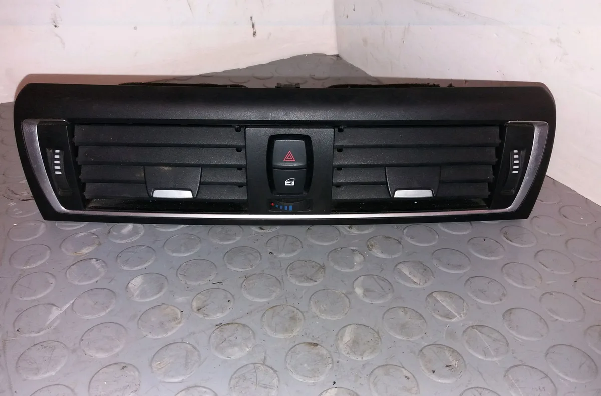 Bouton de warning Bmw 1 (F20) M 135 i (2012-2015) occasion