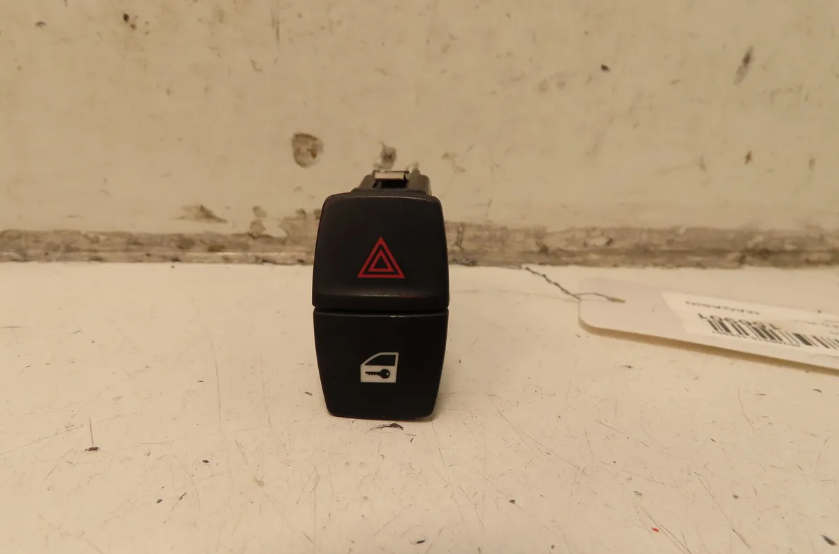 Bouton de warning Bmw 1 (F21) 114 d (2012) occasion