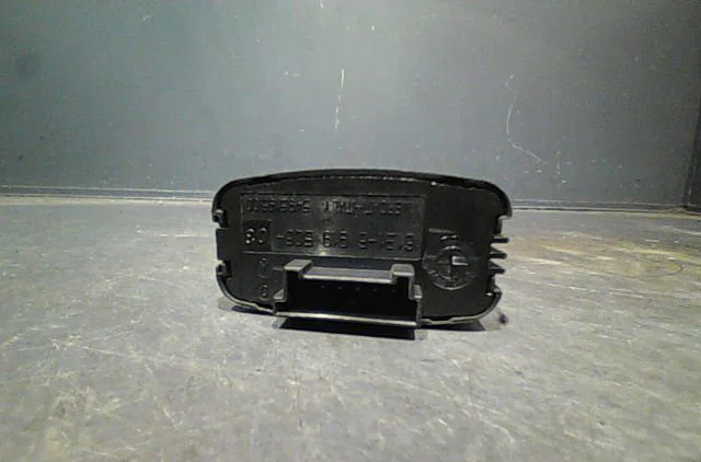 Bouton de warning Bmw 5 (E60) 530 d (2002-2005) occasion — photo 2