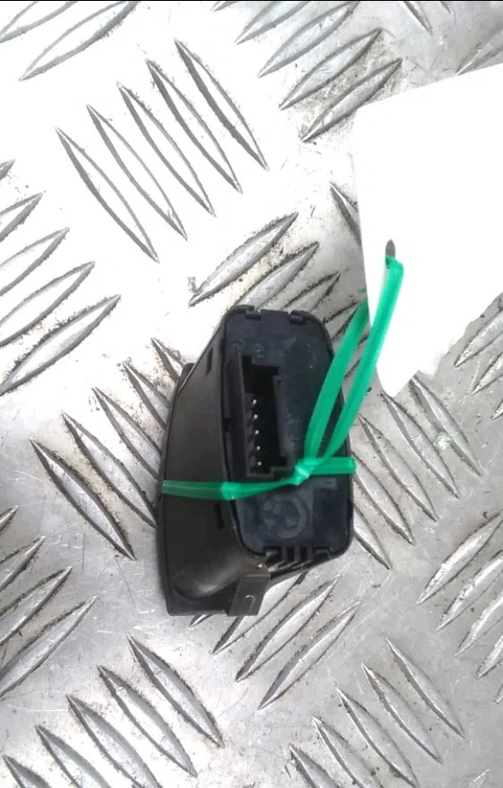 Bouton de warning Bmw 5 (E60) 535 d (2004-2010) occasion — photo 2