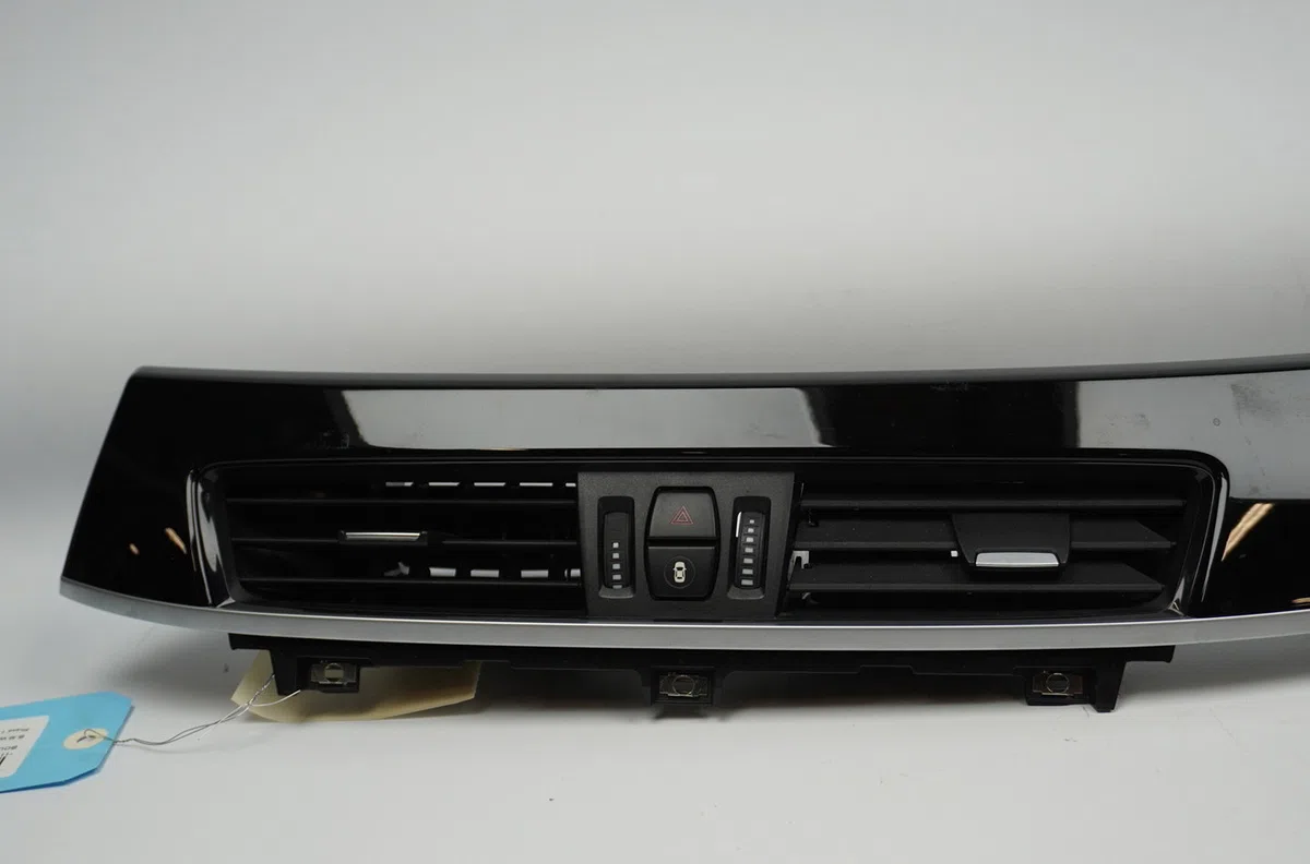 Bouton de warning Bmw X1 (F48) Sdrive 16 d (2014) occasion — photo 2