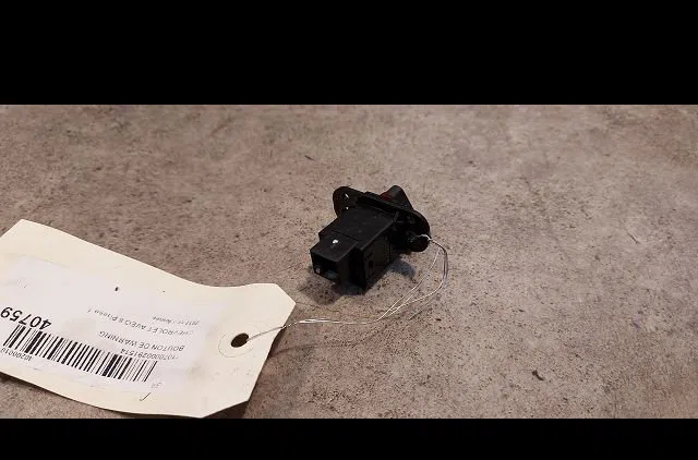 Bouton de warning CHEVROLET AVEO II 2012 occasion — photo 2