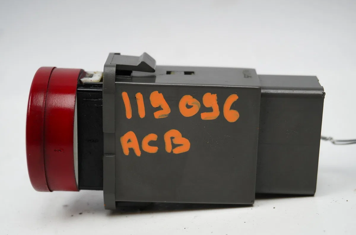 Bouton de warning Chevrolet AVEO - KALOS 3-5 portes (T200) 1.2 lpg (2005-2008) occasion
