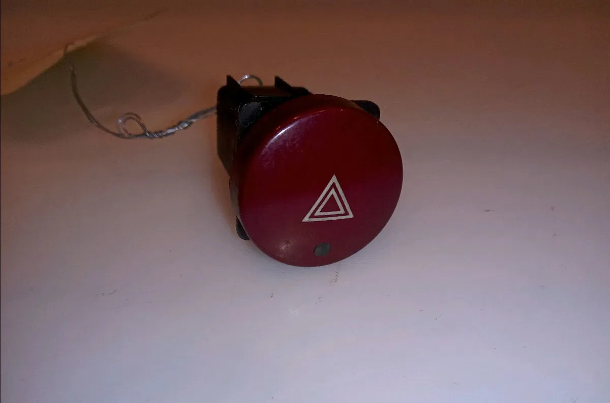 Bouton de warning Citroen BERLINGO - BERLINGO FIRST Camionnette-Monospace (M_) 1.6 hdi 75 (mb9hw) (2005-2011) 3 portes occasion