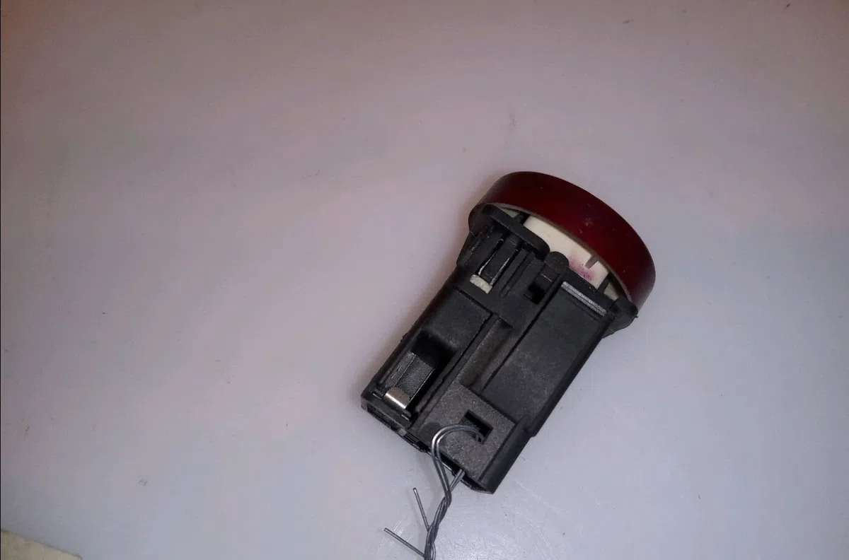 Bouton de warning Citroen BERLINGO - BERLINGO FIRST Camionnette-Monospace (M_) 1.6 hdi 75 (mb9hw) (2005-2011) 3 portes occasion — photo 2