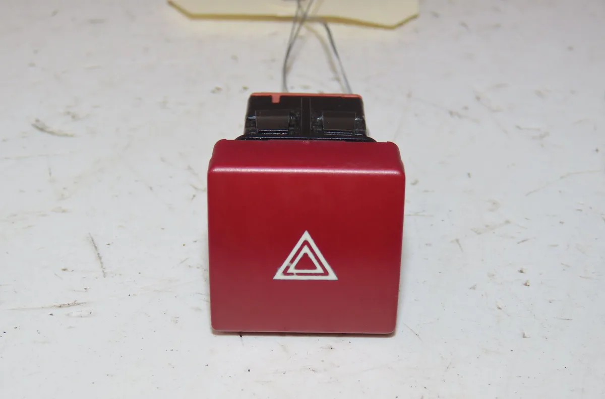 Bouton de warning Citroen BERLINGO Camionnette-Monospace (B9) 1.6 hdi - bluehdi 75 (2010) 4 portes occasion