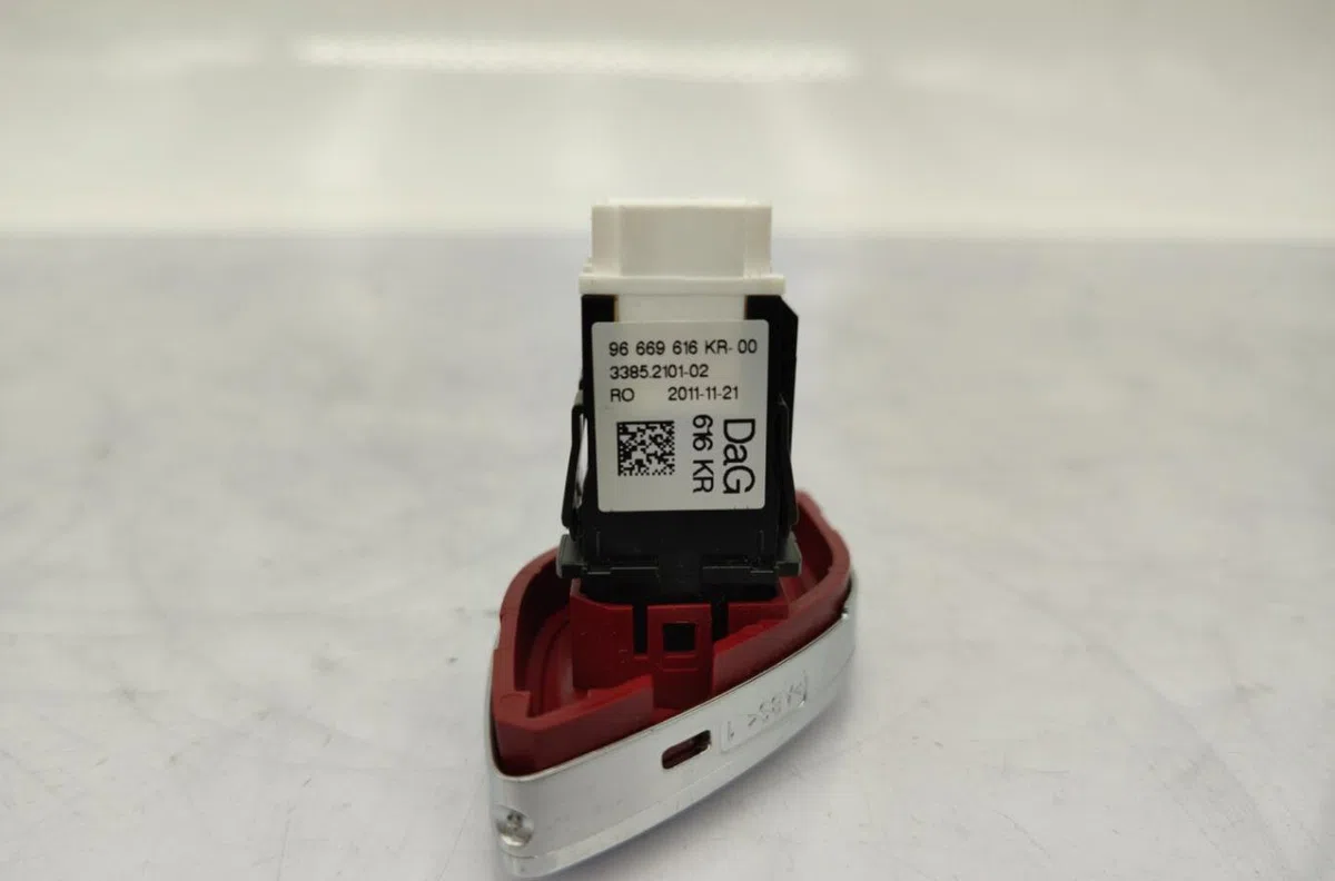 Bouton de warning CITROEN C3 2 PHASE 1 occasion — photo 3