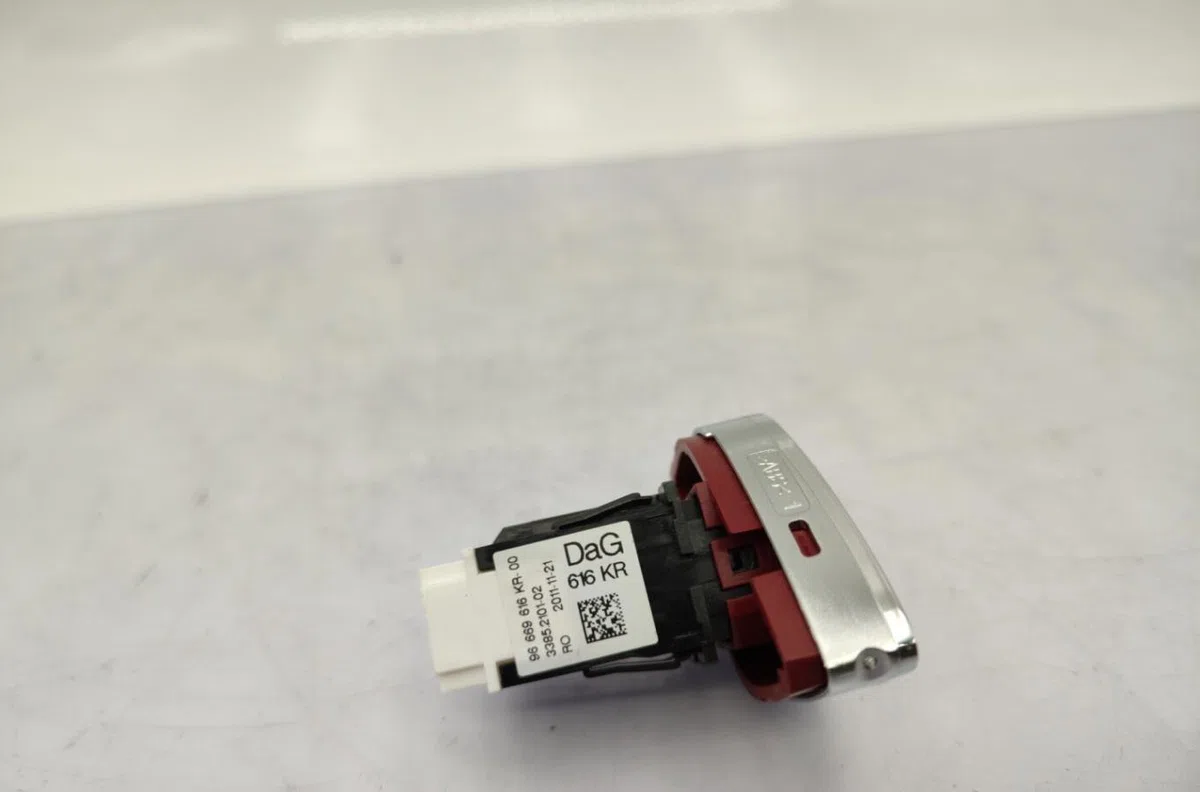 Bouton de warning CITROEN C3 2 PHASE 1 occasion — photo 4