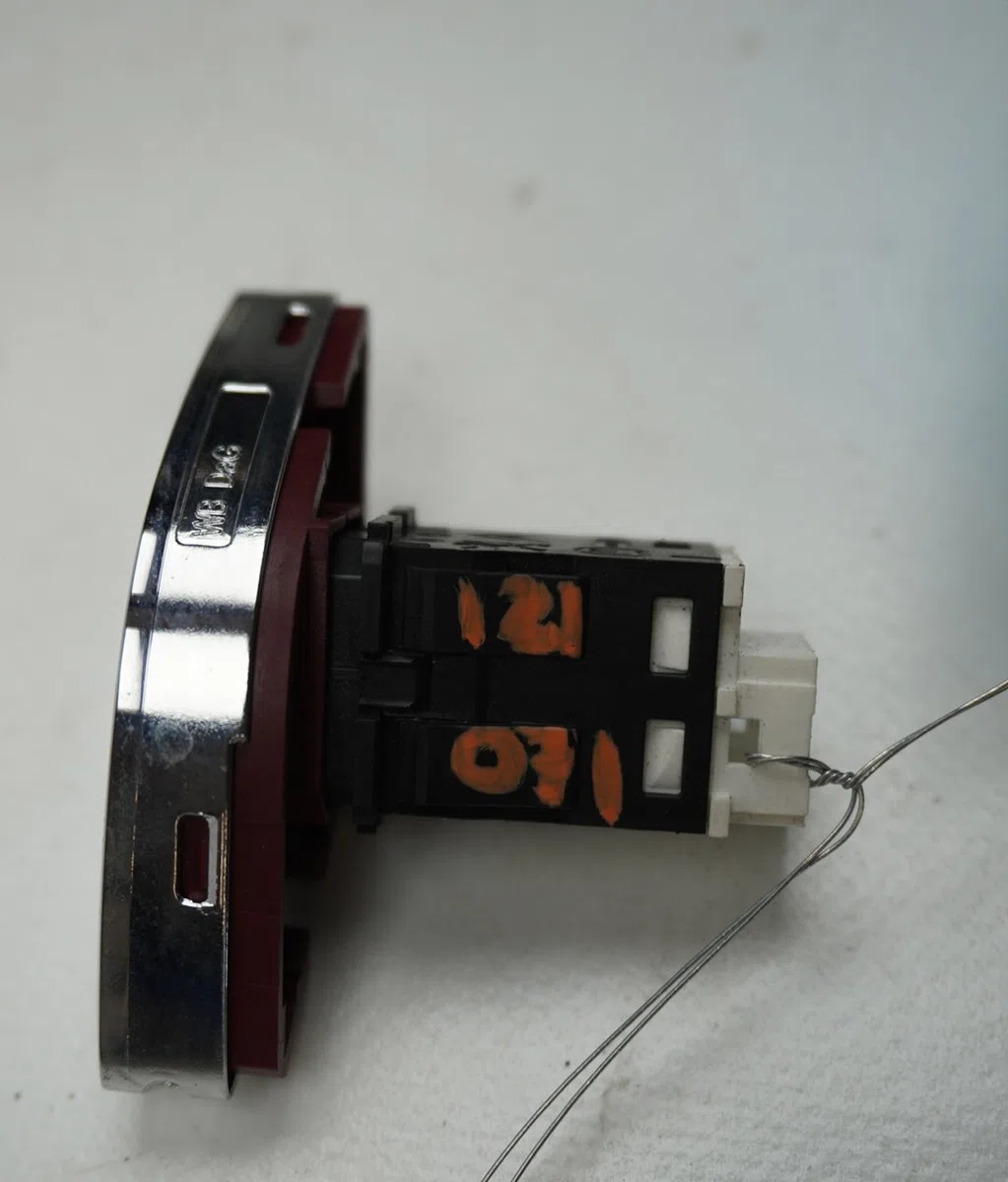 Bouton de warning Citroen C3 II (SC_) 1.4 hdi 70 (sc8hzc, sc8hr0, sc8hp4) (2009) 5 portes occasion — photo 2