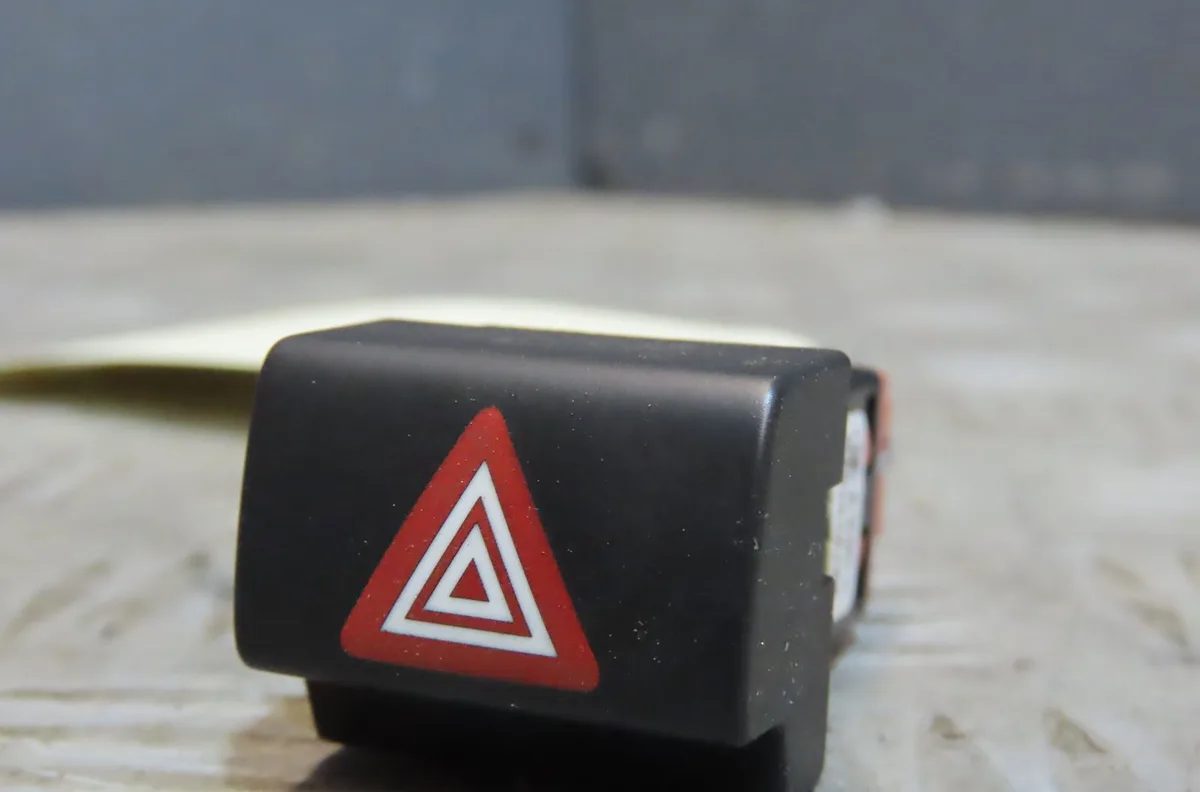 Bouton de warning Citroën C4 GRAND PICASSO II (DA_, DE_) 1.6 bluehdi 120 (2014) occasion