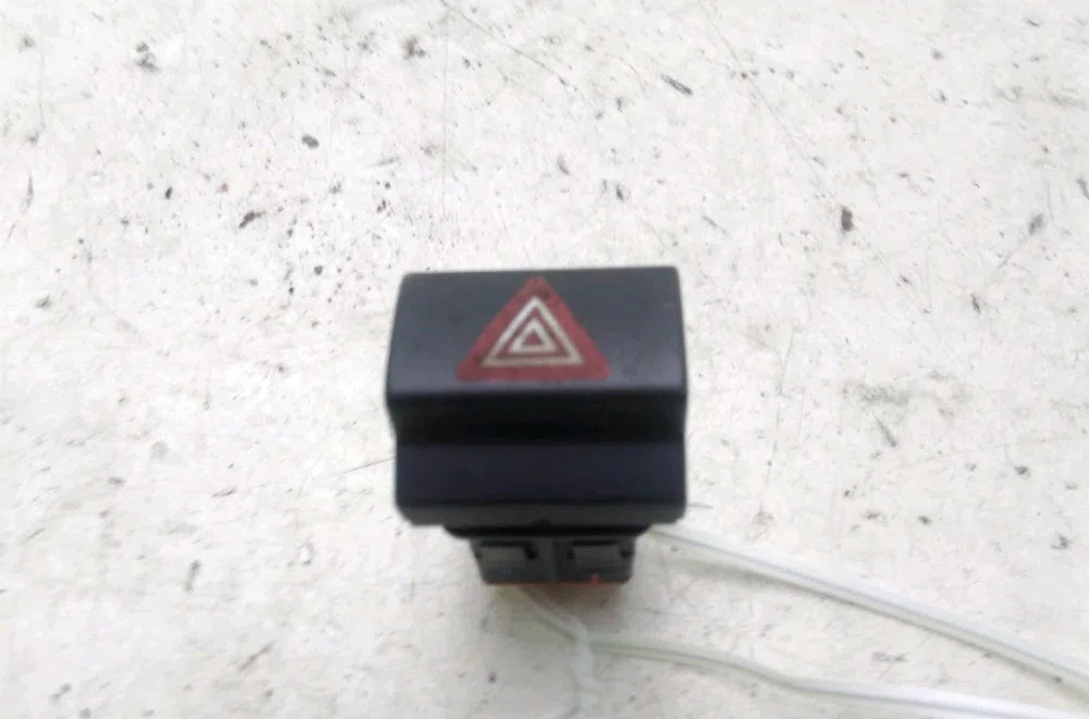 Bouton de warning Citroën C4 PICASSO II 1.6 bluehdi 120 (2014) occasion — photo 2