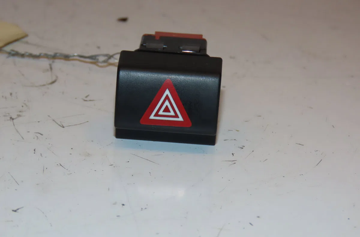 Bouton de warning Citroën C4 PICASSO II 1.6 hdi - bluehdi 115 (2013) 5 portes occasion