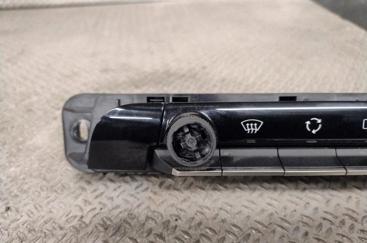 Bouton de warning Citroen C5 AIRCROSS (A_) 2.0 bluehdi 180 (ajehzr) (2018) occasion
