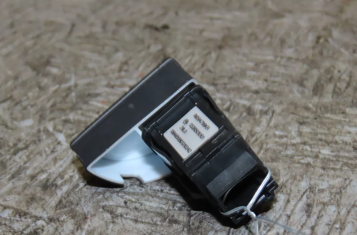 Bouton de warning Citroën C5 III Break (RW_) 2.2 hdi (rw4hth) (2008-2011) occasion — photo 2