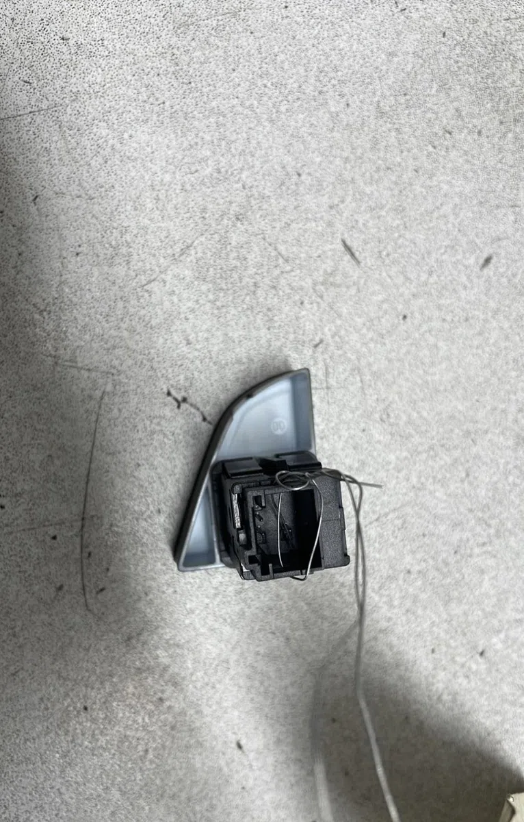 Bouton de warning Citroen C5 III (RD_) 2.0 hdi 140 (2008) 4 portes occasion