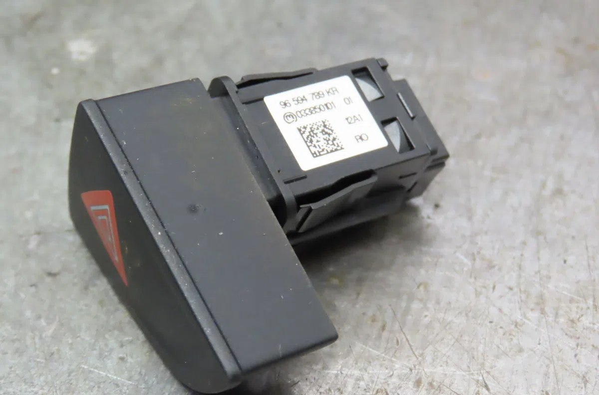Bouton de warning Citroën C5 III (RD_) 2.0 hdi 165 (2009) occasion — photo 2