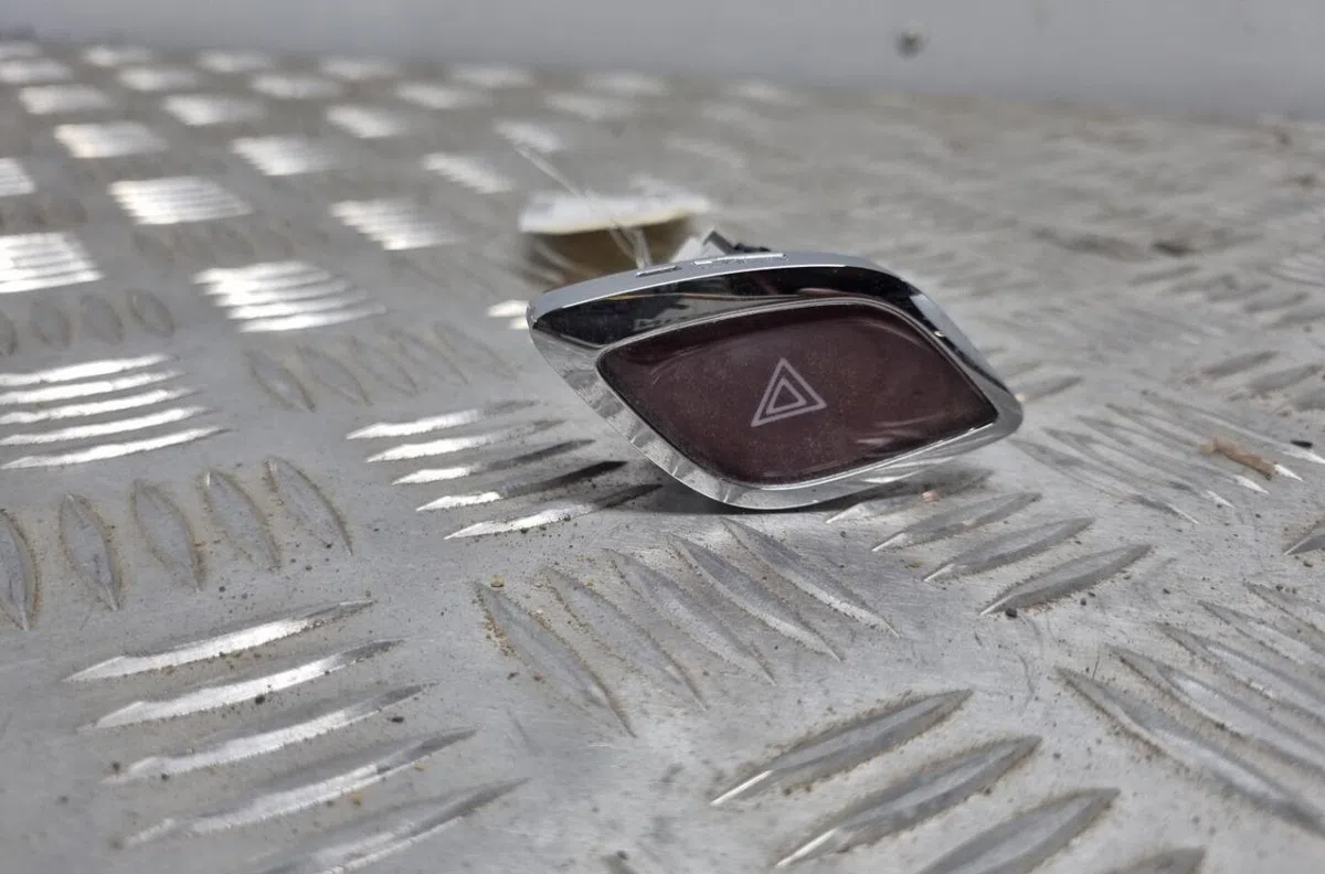 Bouton de warning CITROEN DS3 PHASE 1 occasion