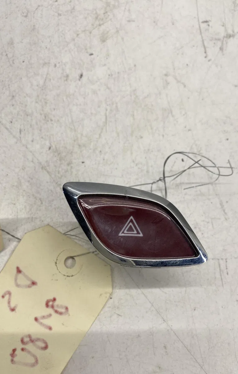 Bouton de warning Citroen DS3 (SA_) 1.6 hdi 90 (2009-2015) 3 portes occasion