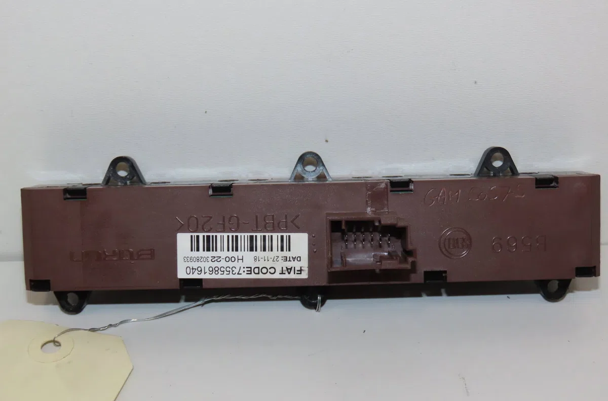 Bouton de warning Citroen JUMPER Camionnette 2.0 bluehdi 110 (2015-2019) occasion — photo 2