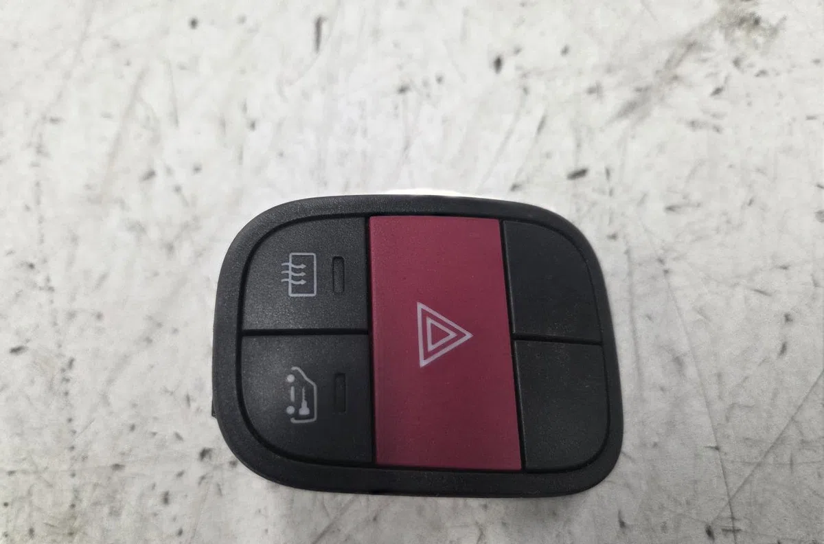 Bouton de warning CITROEN NEMO occasion — photo 4