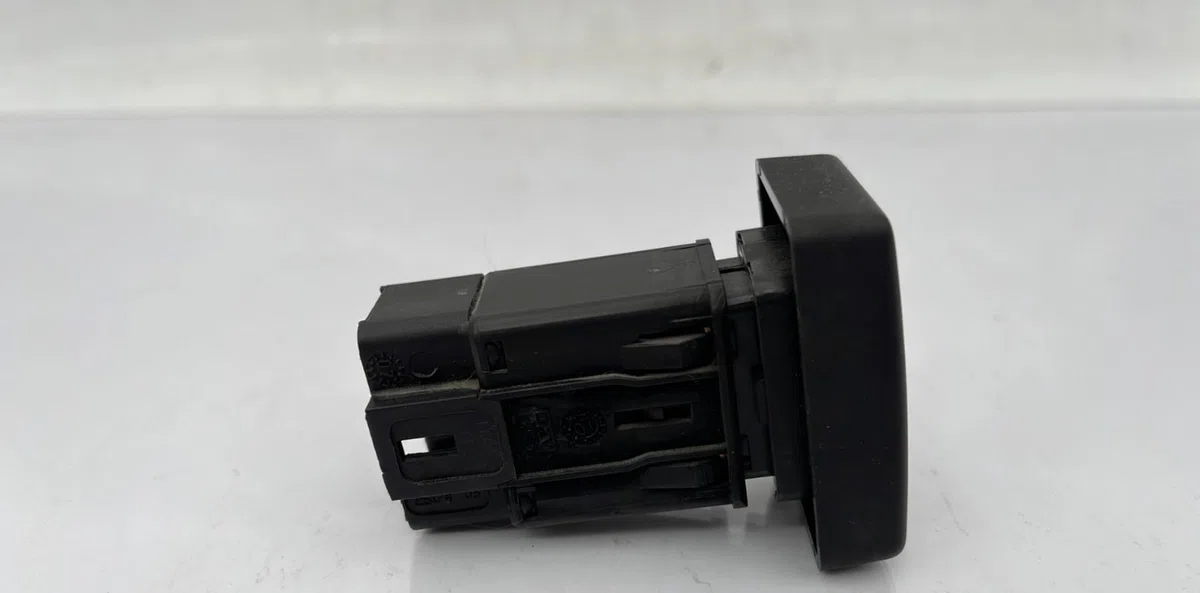 Bouton de warning DACIA LOGAN MCV 1 PHASE 1 BREAK occasion