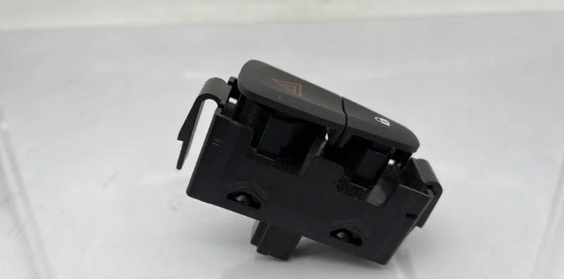 Bouton de warning DACIA SANDERO 2 PHASE 2 occasion — photo 2