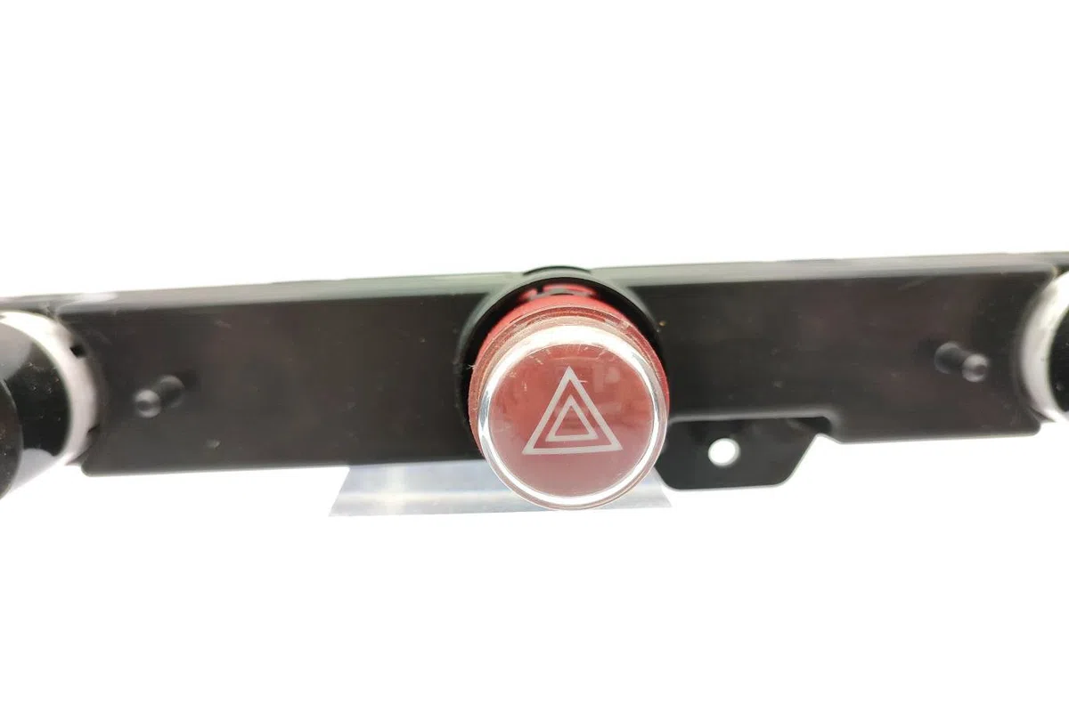 Bouton de warning FIAT 500 2 CABRIO PHASE 1 occasion — photo 4