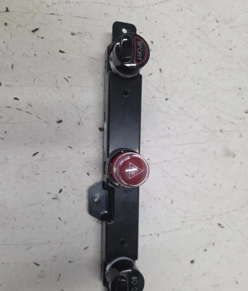 Bouton de warning FIAT 500 2 CABRIO PHASE 1 occasion — photo 3