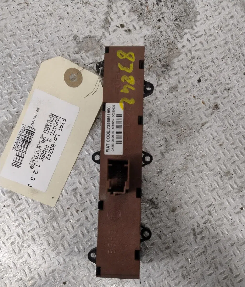Bouton de warning FIAT DUCATO 3  DUCATO 3 PHASE 2 occasion — photo 2