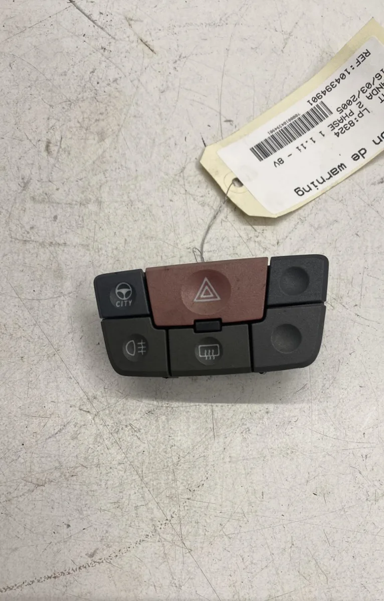 Bouton de warning Fiat PANDA (169_) 1.1 (169.axa1a) (2003) occasion