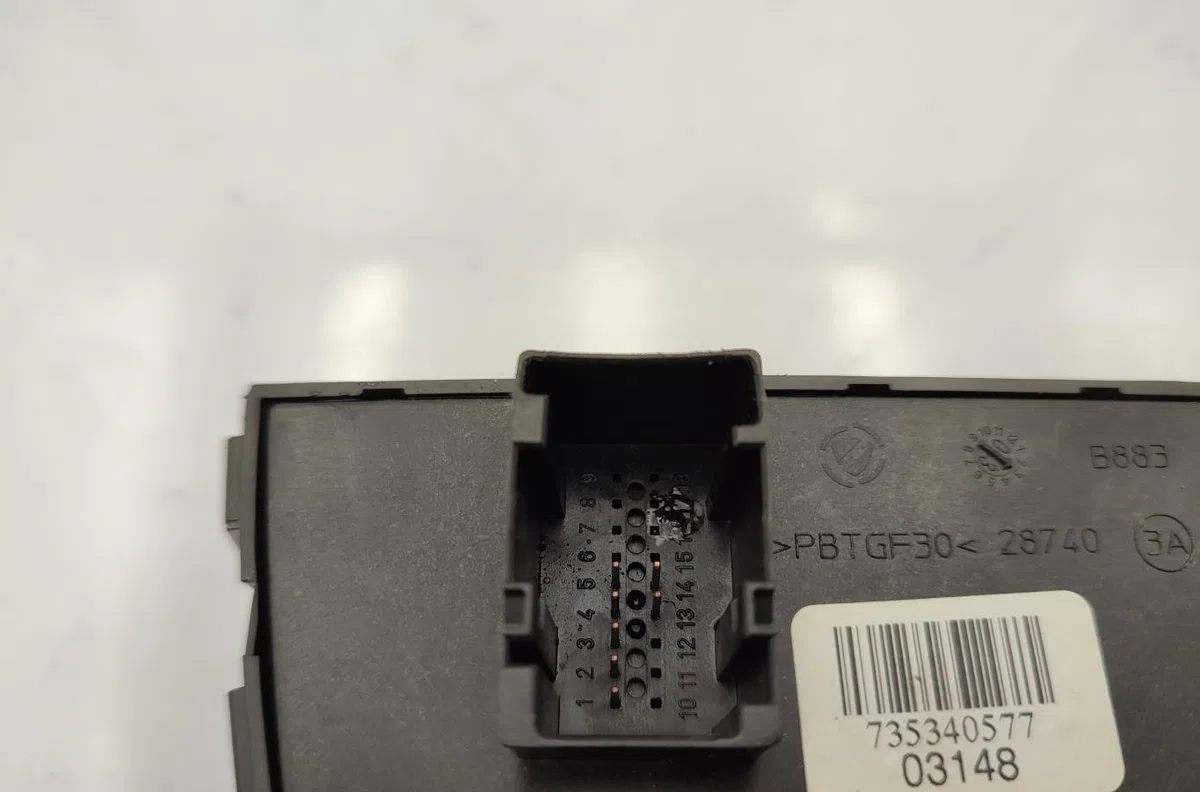Bouton de warning FIAT PANDA 2 PHASE 1 occasion — photo 2