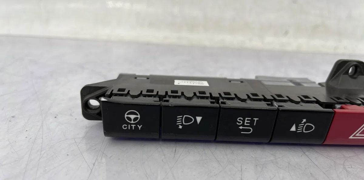 Bouton de warning FIAT PANDA 3 PHASE 1 occasion — photo 3