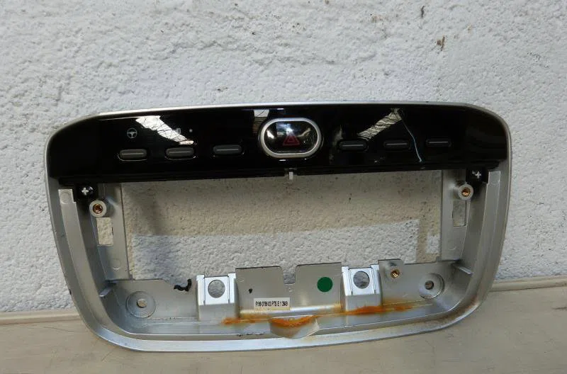 Bouton de warning FIAT PUNTO EVO 3 occasion — photo 4