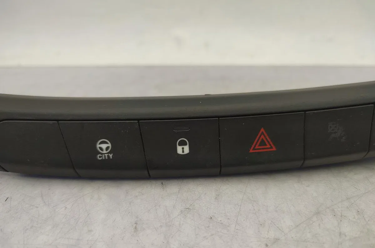 Bouton de warning FIAT TIPO 2 PHASE 1 occasion — photo 3