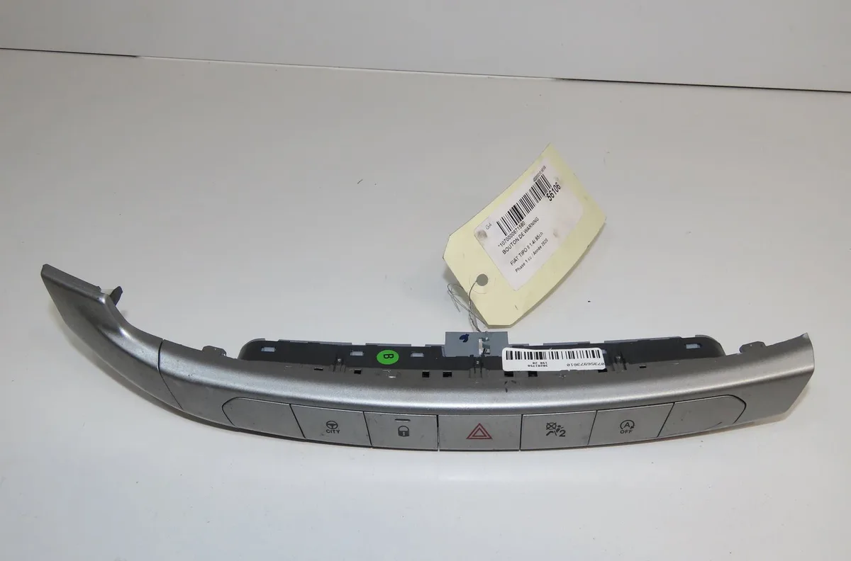 Bouton de warning Fiat TIPO 3-5 portes (356_, 357_) 1.4 (356hxa1b) (2016-2020) occasion