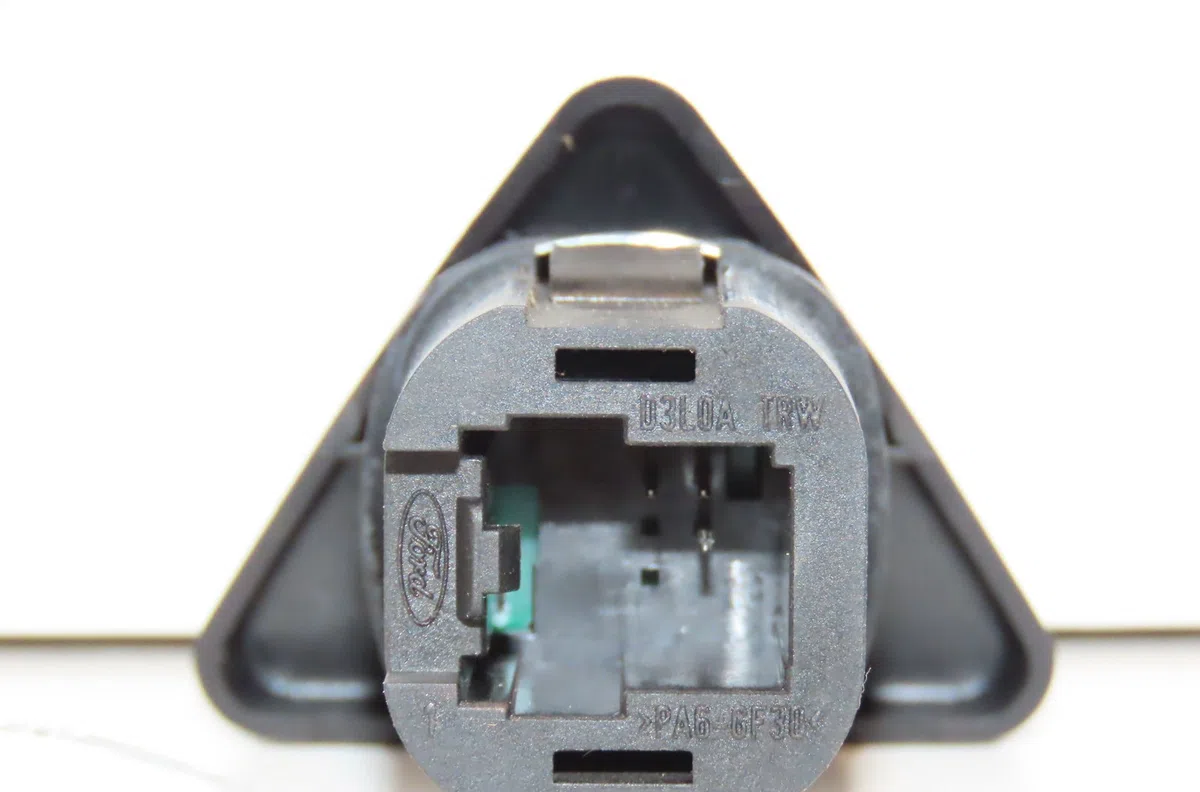 Bouton de warning Ford FIESTA V (JH_, JD_) 1.4 16v (2001-2008) 5 portes occasion