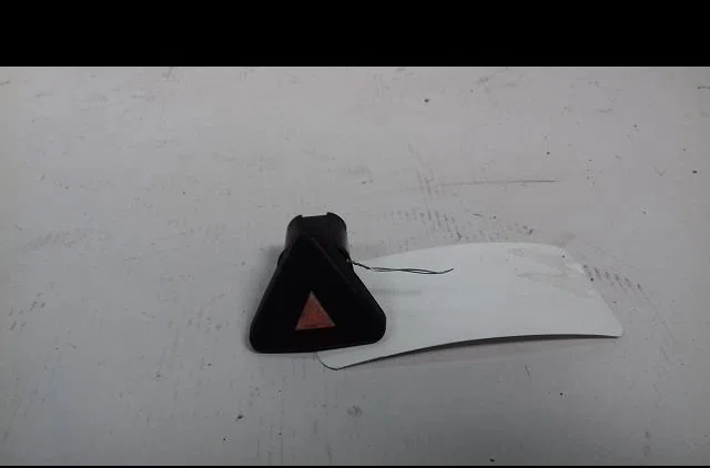Bouton de warning Ford FIESTA V (JH_, JD_) 1.6 tdci (2004-2008) occasion