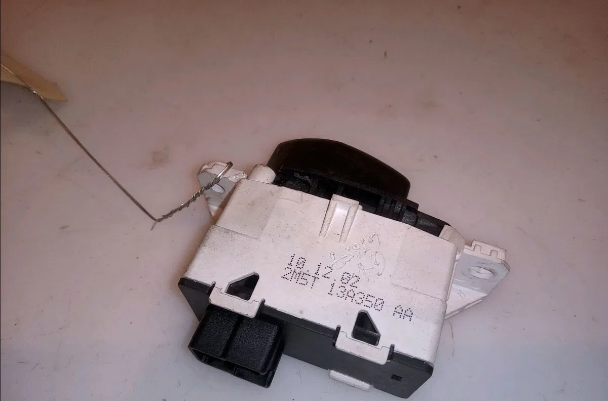 Bouton de warning Ford FOCUS I Clipper (DNW) 1.8 turbo di - tddi (1999-2004) occasion