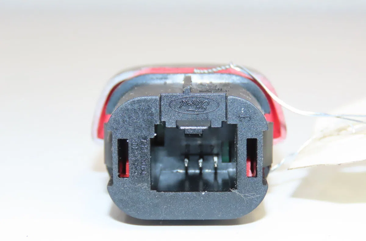 Bouton de warning Ford FOCUS II Décapotable 2.0 tdci (2006-2010) occasion — photo 2