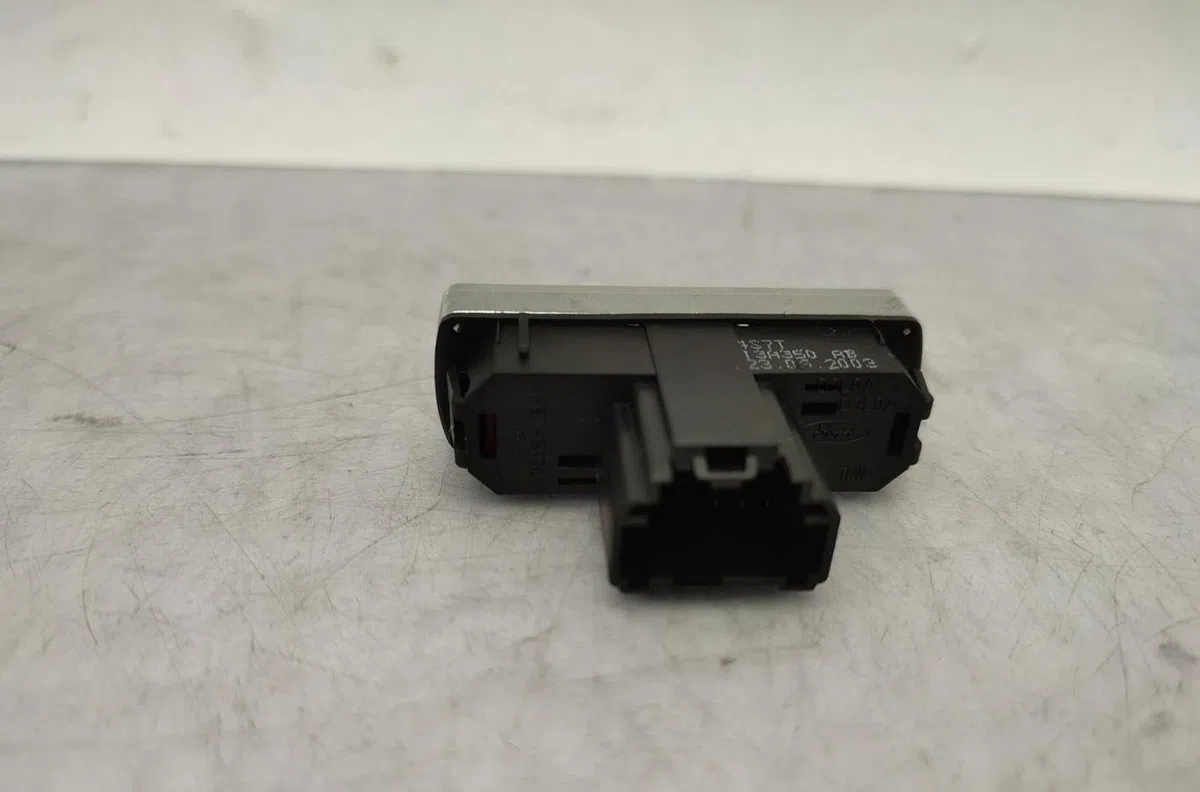 Bouton de warning FORD MONDEO 2 occasion — photo 4