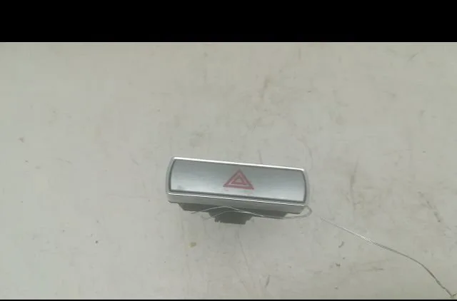 Bouton de warning Ford MONDEO III (B5Y) 2.0 16v tddi - tdci (2000-2007) 5 portes occasion